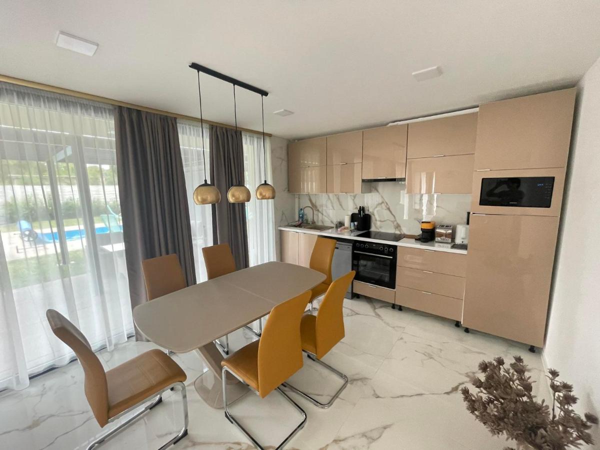 Luxury Apartments In Balatonalmadi, Almadi Lux Apartman III - Pure Gold Екстер'єр фото